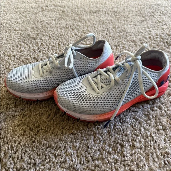 Under Armour Kids Sneakers in White and Red - Picture 4 of 8